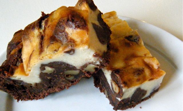 marmorierte "Käse"-Kuchen-Brownies